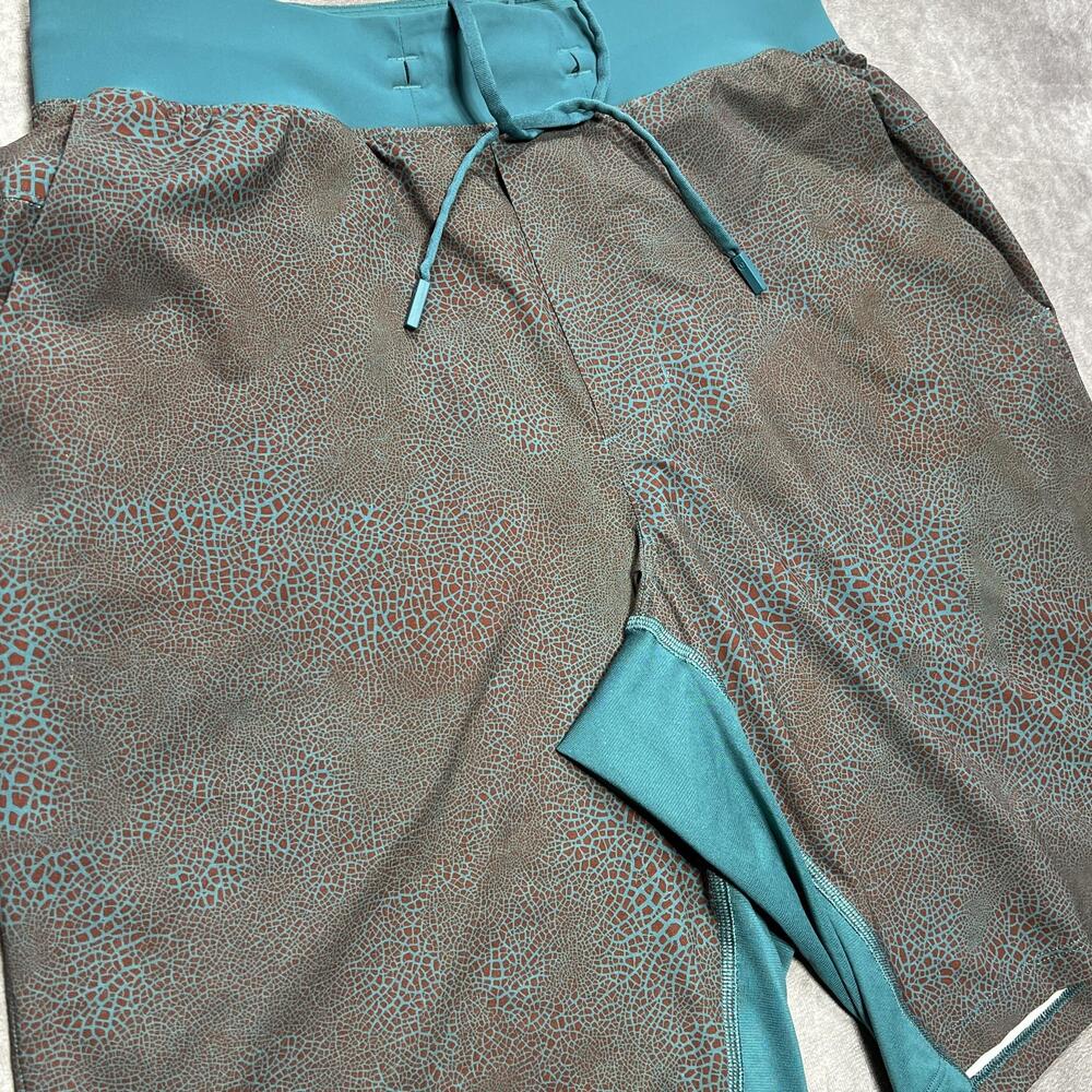 Lululemon Shorts Mens Medium Green Geometric Print 9in Running Training Athletic